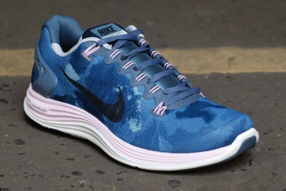 nike-wmns-lunarglide-5-blue-camo-2-570x381